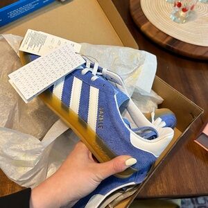 Adidas Gazelle US 8.5/UK 7 Blue Fusion Gum